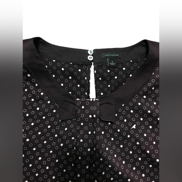 Ann Taylor women’s small sleeveless blouse, maroon, pink dots, bow detail - Picture 3 of 10